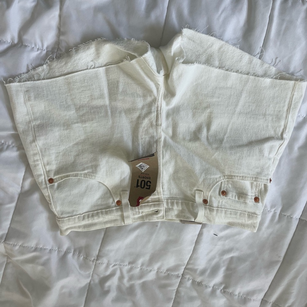 Levi shorts. High rise size 29